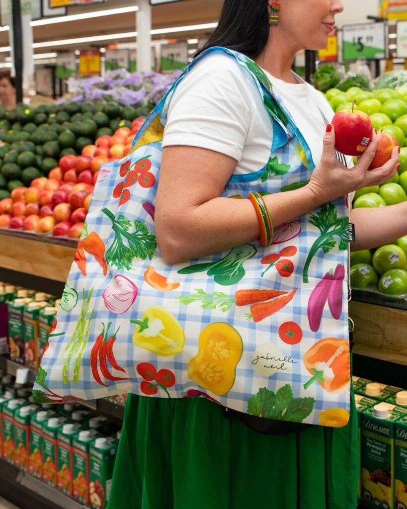 Cara membersihkan tas belanja lipat